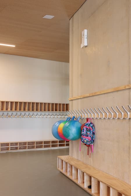 Claudine Hermann School 